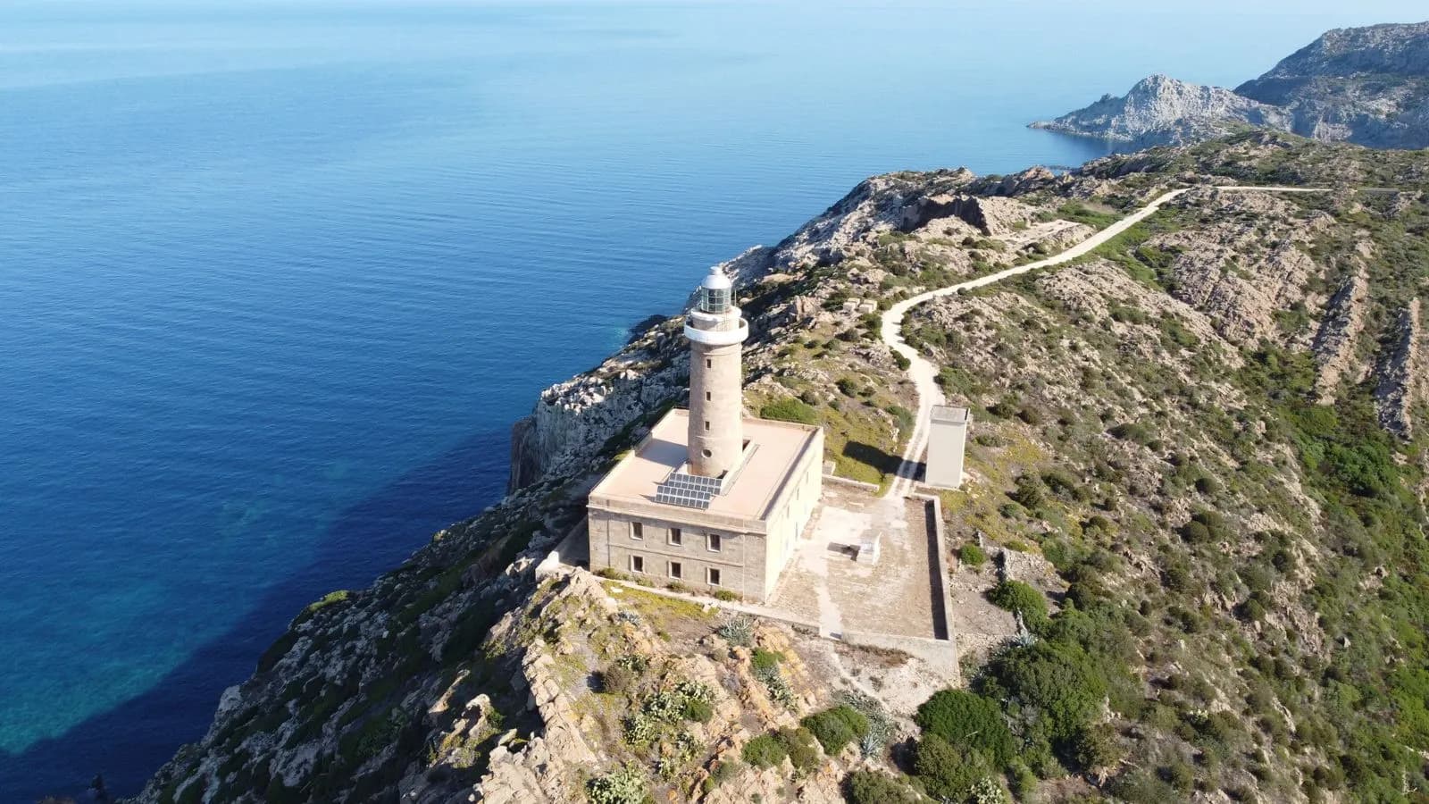 Capo Sandalo phare île San Pietro Sardaigne vue aérienne