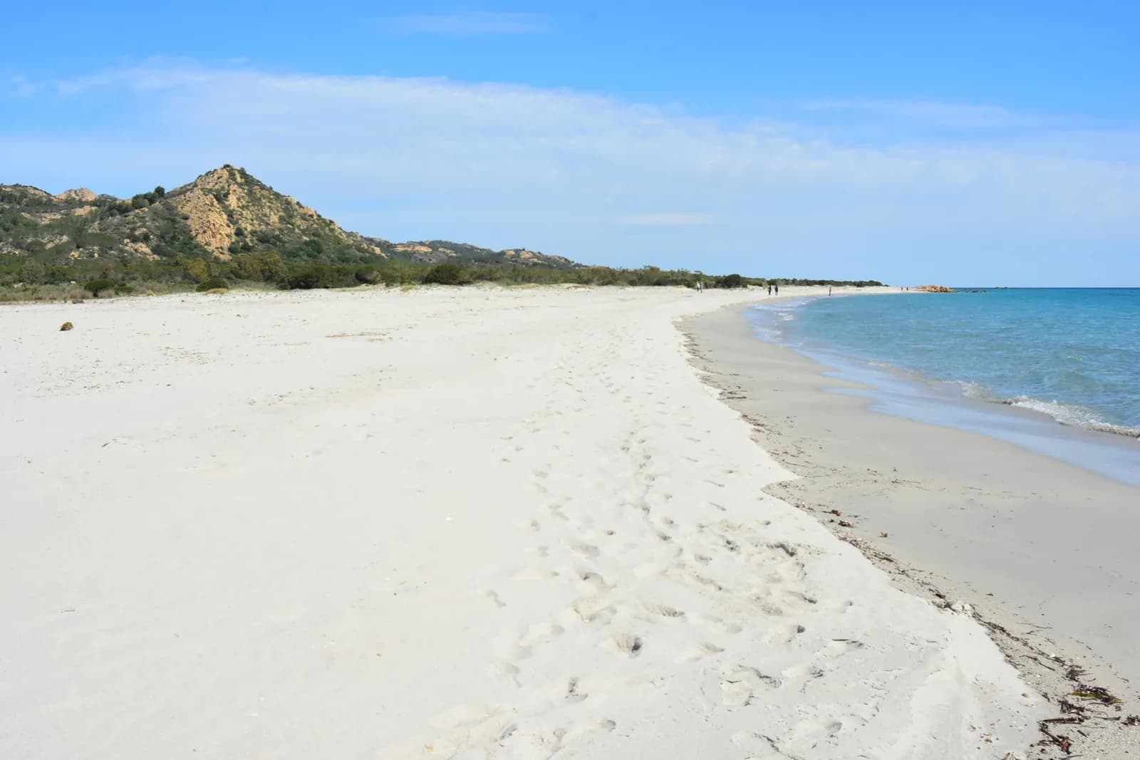 Plage de sable blanc en Sardaigne